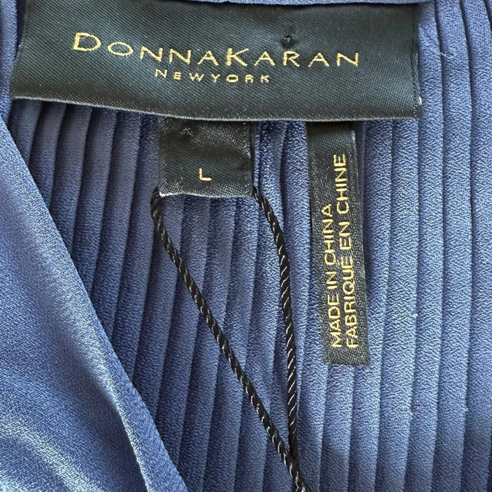 Donna Karan New York  Women’s Sz L Sleeveless Pleated Tie Neck Top NWT - Picture 6 of 9